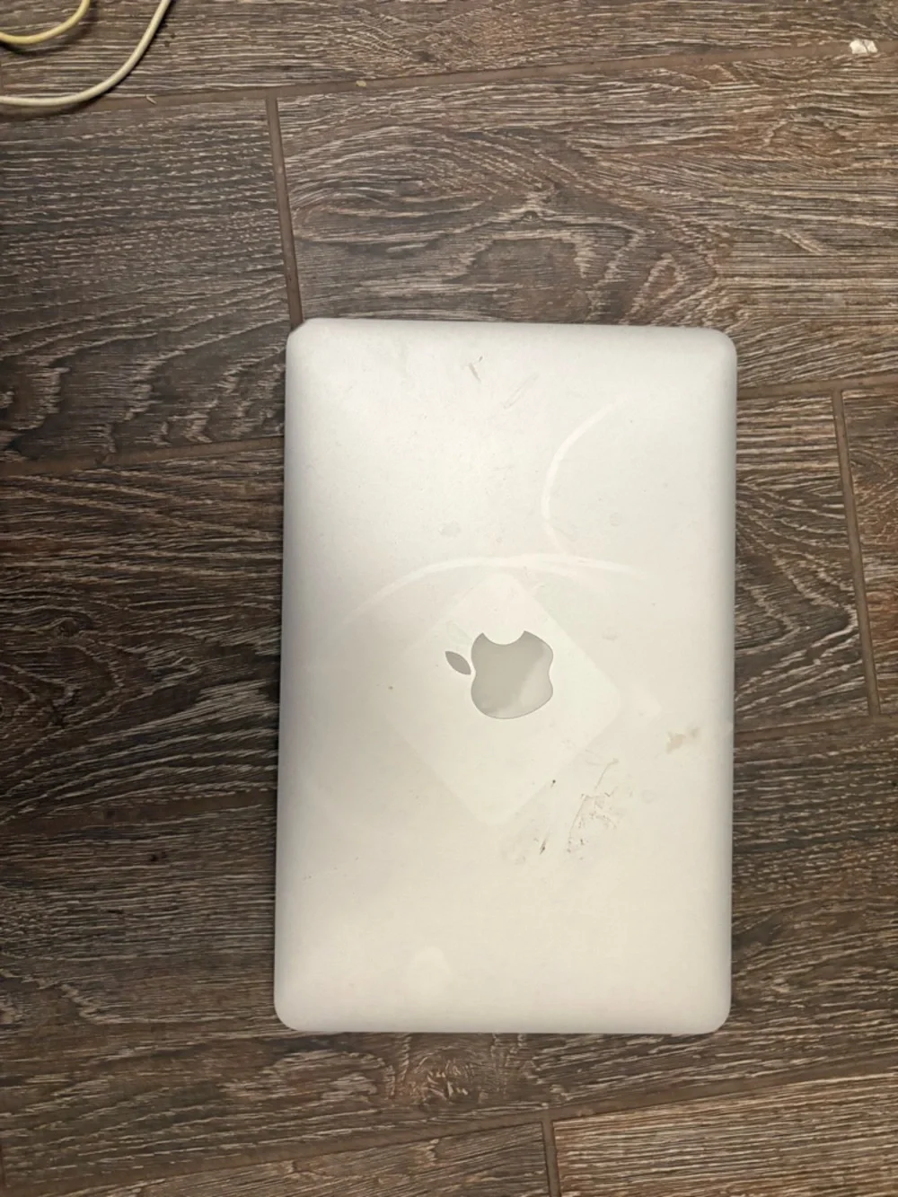 Apple Silver Aluminum Laptop Top with Apple Logo
